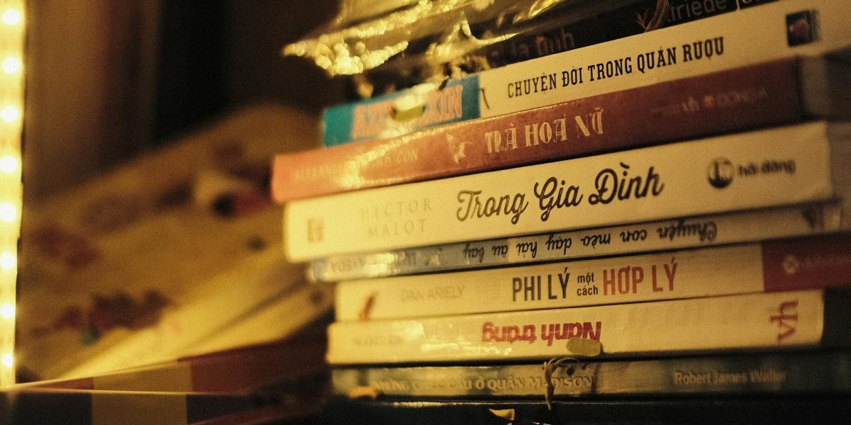 This guide walks readers through Madeline Miller's work, showing why her mythological retellings have become modern favorites and how her subtle, character-driv...