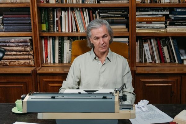 This guide surveys the funniest authors writing today and explains why humor matters more than ever in 2026, from stress relief to social connection. It highlig...