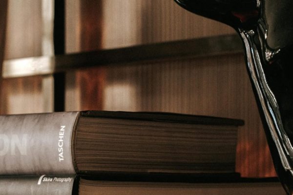 This article is a practical guide to the best humorous book series and standalone funny novels, helping readers find reliable laugh‑out‑loud reading across mood...