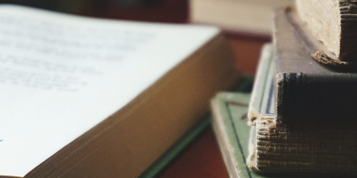 This article helps readers rediscover classic novels by breaking down why these books still matter and how to make them approachable in 2026. It explains what m...