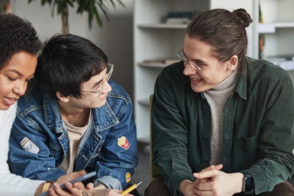 This article gives book clubs a practical, reader-first guide to picking humorous books that actually land with members and spark discussion. It explains why hu...