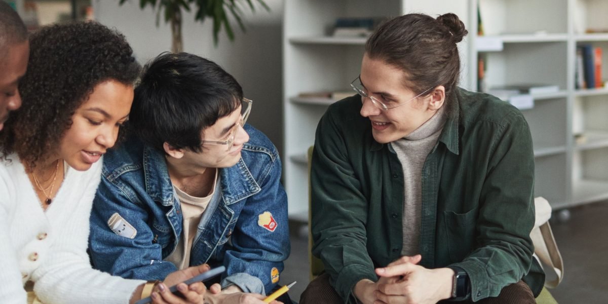 This article gives book clubs a practical, reader-first guide to picking humorous books that actually land with members and spark discussion. It explains why hu...