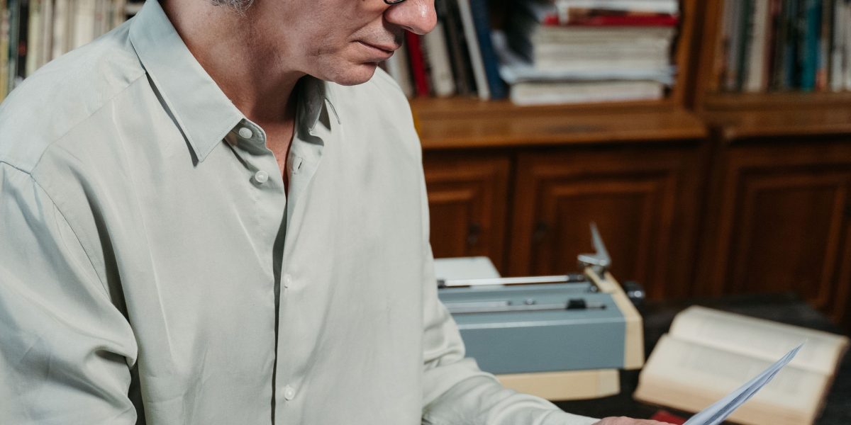 This article explains why Ray Bradbury is a useful author for readers who want smart, subtle humor rather than outright comedy. It breaks down the kinds of wit...